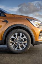 Renault Captur Iconic 2019 года (UK)